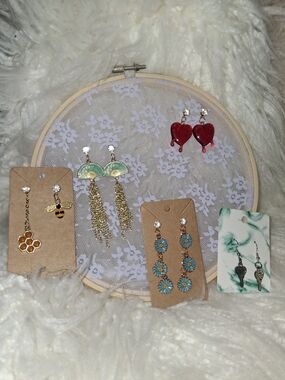 Handmade Earring Holder With 5 Pairs Of Handmade Dangle Earrings